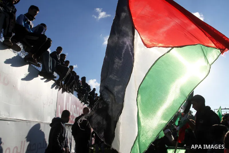 Palestinians take part in a rally marking the 29th anniversary of the founding of the Hamas movement, in Khan Younis in the southern Gaza Strip December 11, 2016. Photo by Abed Rahim Khatib