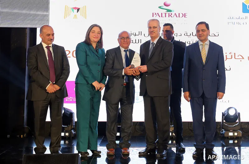 Palestinian Prime Minister Rami Hamdallah, attends the opening ceremony of the Palestine exporter Award 2016, in the Wes bank city of Ramallah, on December 12, 2016. Photo by Prime Minister Office