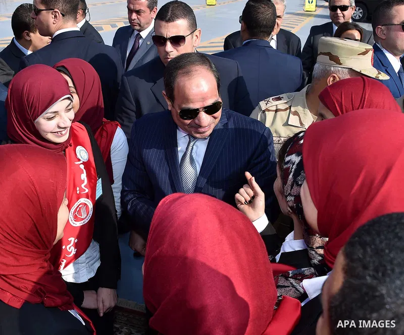 Egyptian President Abdel Fattah al-Sisi speaks to youths during the opening of projects of roads, in Cairo, Egypt, on December 15, 2016. Photo by Egyptian President Office