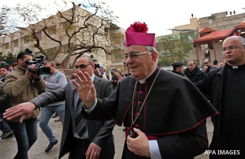 English cardinal Vincent Nichols, Archbishop of Westminster, leads a Sunday mass at Der Latin church in Gaza City on December 18, 2016. Photo by Ashraf Amra