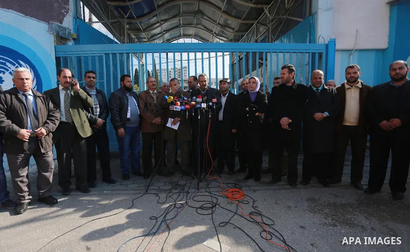 The head of the Federation of staff, Sohail al-Hendi speaks during a press conference, in Gaza city, on December 20, 2016. Photo by Mohammed Asad
