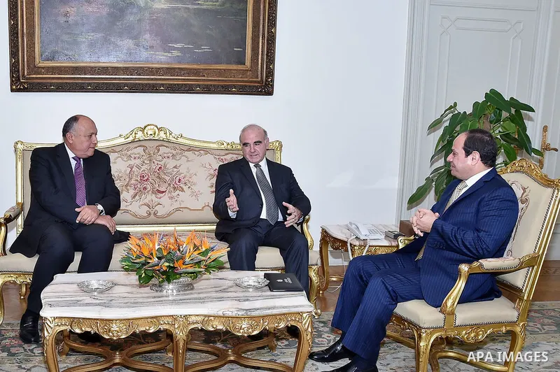 Egyptian President Abdel Fattah al-Sisi meets with Maltese Foreign Minister George Vella, in Cairo, Egypt, on December 21, 2016. Photo by Egyptian President Office