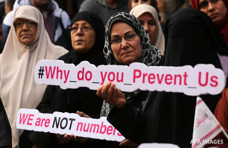 Palestinian Cancer patients take part in a protest to demand to travel for treatment, in Gaza city December 22, 2016. Photo by Mohammed Asad