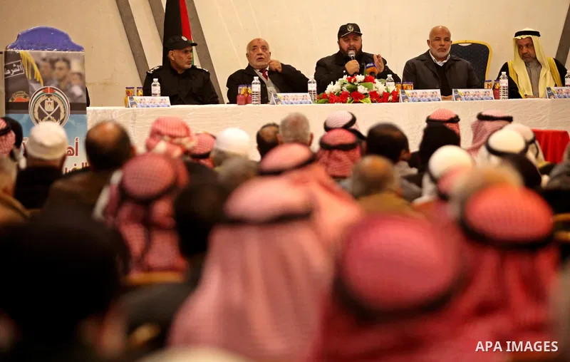 Members of the Palestinian police officers attend a meeting with men of reforms in Deir al-Balah in central Gaza on December 26, 2016. Photo by Ashraf Amra