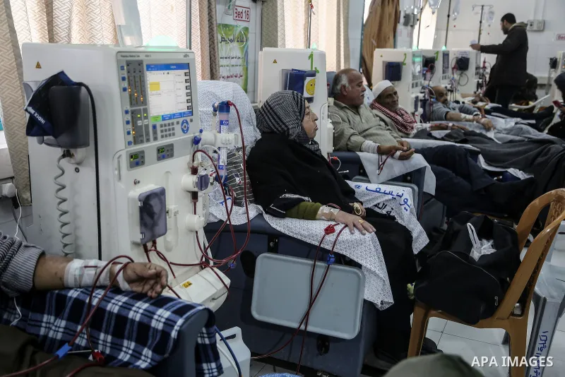Palestinian patients get kidneys washed at the dialysis department in the Al-Shifa hospital during the worsening crisis of power outages in Gaza City on January 8, 2017. Photo by Mohammed Dahman