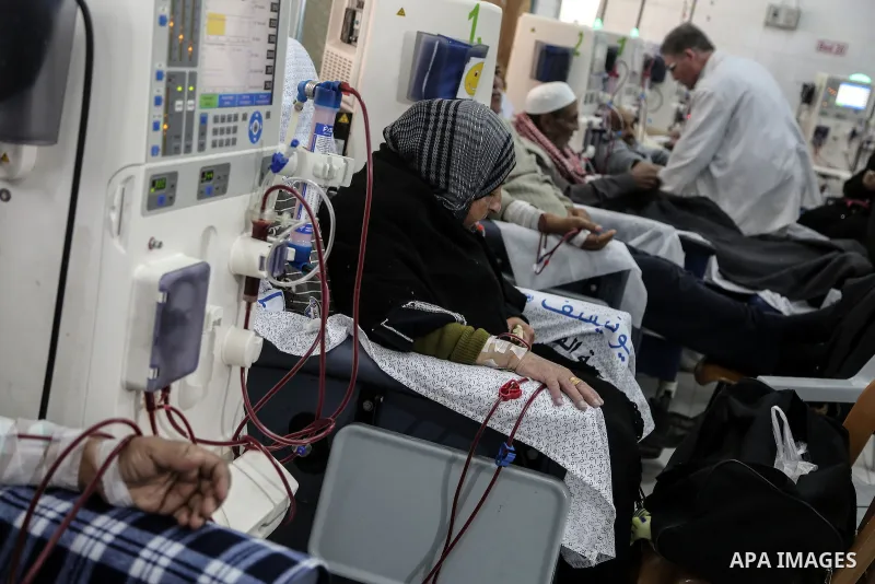 Palestinian patients get kidneys washed at the dialysis department in the Al-Shifa hospital during the worsening crisis of power outages in Gaza City on January 8, 2017. Photo by Mohammed Dahman