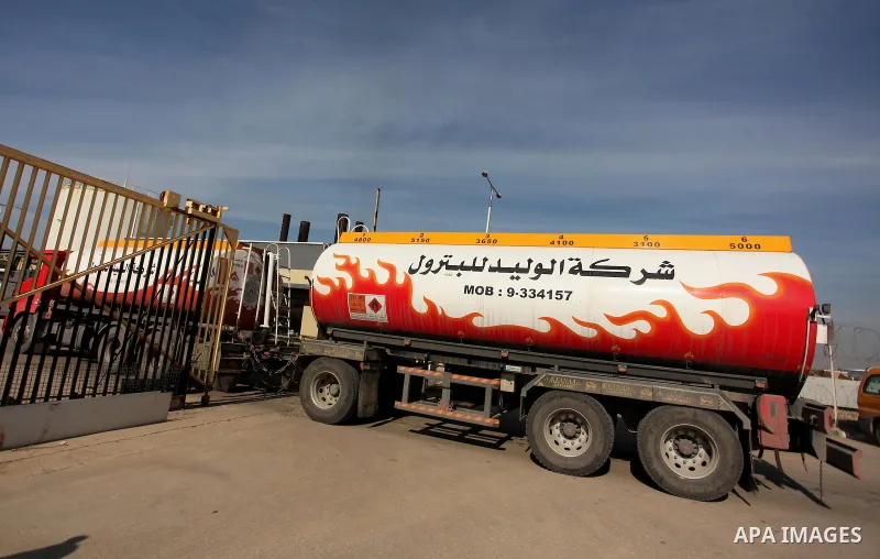 A fuel tanker arrives at Gaza's power plant in Nuseirat in the central Gaza Strip January 16, 2017. Photo by Ashraf Amra