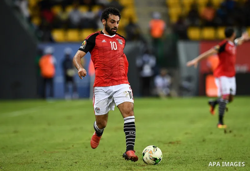 Egypt's Players compete with Malian players during the 2017 Africa Cup of Nations group D football match between Mali and Egypt in Port-Gentil on January 17, 2017. Photo by Stranger