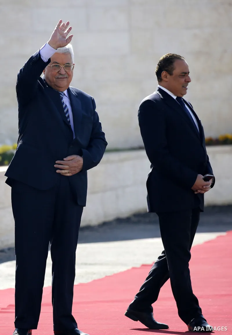 Palestinian President Mahmoud Abbas arrives to welcome Polish President Andrzej Duda (not seen) in the West Bank town of Bethlehem January 18, 2017. Photo by Wisam Hashlamoun