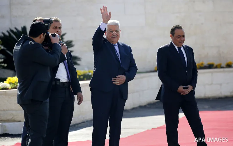 Palestinian President Mahmoud Abbas arrives to welcome Polish President Andrzej Duda (not seen) in the West Bank town of Bethlehem January 18, 2017. Photo by Wisam Hashlamoun