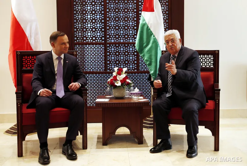 Palestinian President Mahmoud Abbas meets with Polish President Andrzej Duda in the West Bank town of Bethlehem January 18, 2017. Photo by Wisam Hashlamoun