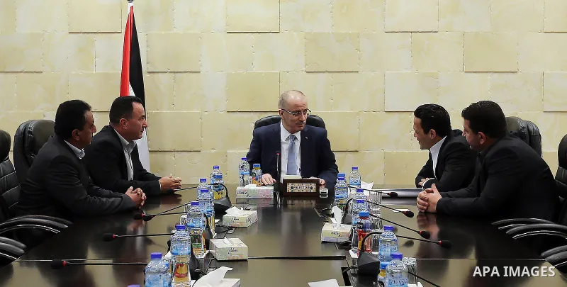 Palestinian Prime Minister Rami Hamdallah meets with Fatah members in the region of Bethlehem, in the West bank of Ramallah, on January 22, 2017. Photo by Prime Minister Office