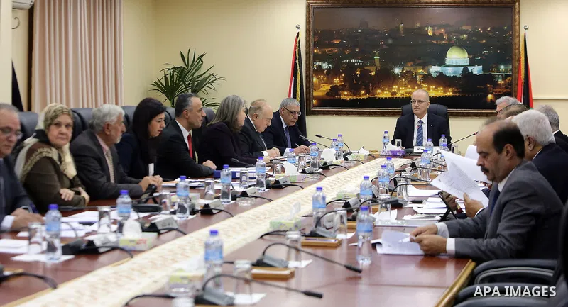 Palestinian Prime Minister Rami Hamdallah chairs a meeting of council of Ministers in the West Bank city of Ramallah, on January 24, 2017. Photo by Prime Minister Office