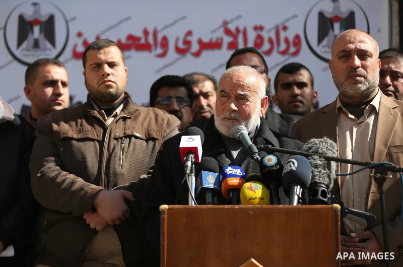 Deputy of the Legislative Council, Ahmed Bahar, speaks during a protest to show solidarity with Palestinian prisoners held in Israeli Jails, in Gaza city, on February 5, 2017. Photo by Ashraf Amra