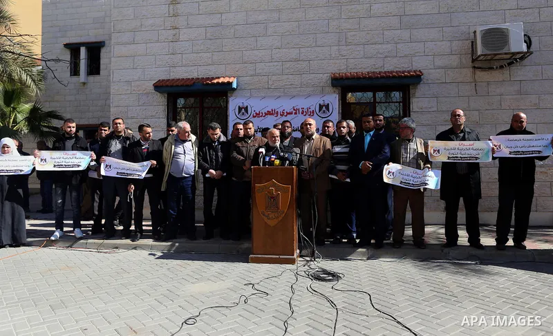 Deputy of the Legislative Council, Ahmed Bahar, speaks during a protest to show solidarity with Palestinian prisoners held in Israeli Jails, in Gaza city, on February 5, 2017. Photo by Ashraf Amra