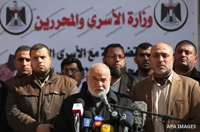 Deputy of the Legislative Council, Ahmed Bahar, speaks during a protest to show solidarity with Palestinian prisoners held in Israeli Jails, in Gaza city, on February 5, 2017. Photo by Ashraf Amra