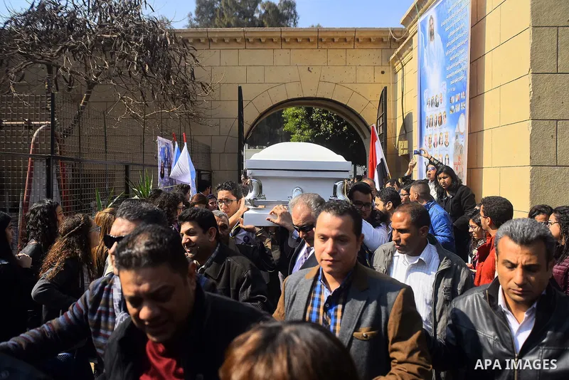 Egyptian Christians mourn during the funeral of Demiana Amir, 14, who was died last night after she was wounded at a bomb explosion that targeted the Saint Peter and Saint Paul Coptic Orthodox Church in December 2016 in...