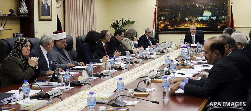 Palestinian Prime Minister Rami Hamdallah chairs a meeting of council of Ministers in the West Bank city of Ramallah, on February 07, 2017. Photo by Prime Minister Office