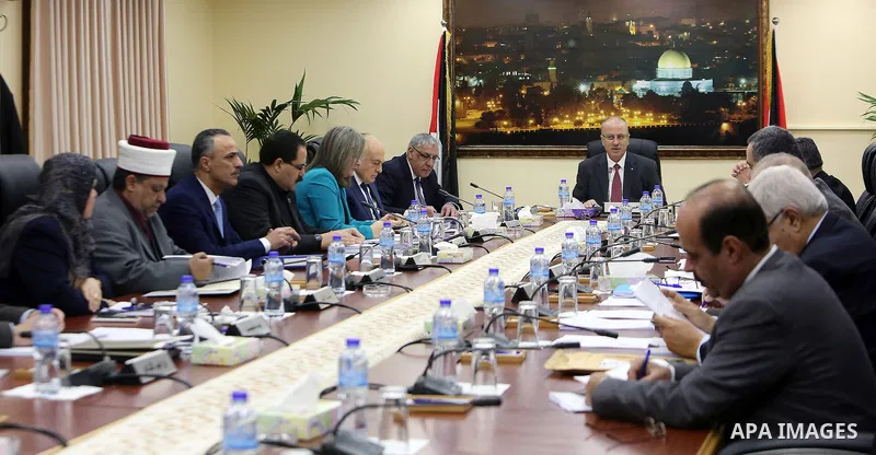 Palestinian Prime Minister Rami Hamdallah chairs a meeting of council of Ministers in the West Bank city of Ramallah, on February 21, 2017. Photo by Prime Minister Office
