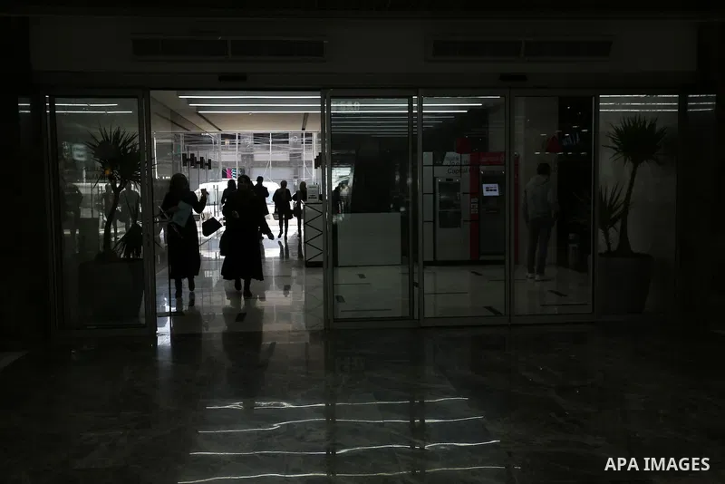 Palestinians shop in a new indoor shopping mall in the Gaza Strip, on February 23, 2017. In a welcome sign of normalcy, the first-of-its-kind indoor shopping mall -- complete with an international retail chain, three-sto...