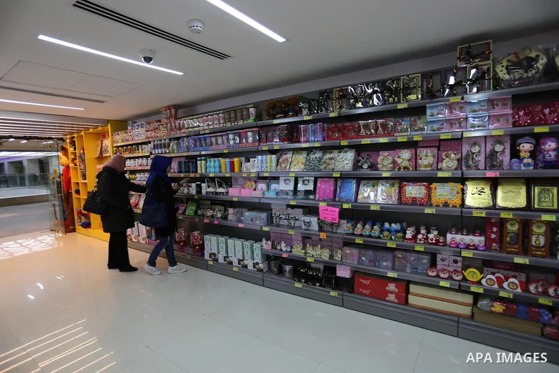 Palestinians shop in a new indoor shopping mall in the Gaza Strip, on February 23, 2017. In a welcome sign of normalcy, the first-of-its-kind indoor shopping mall -- complete with an international retail chain, three-sto...