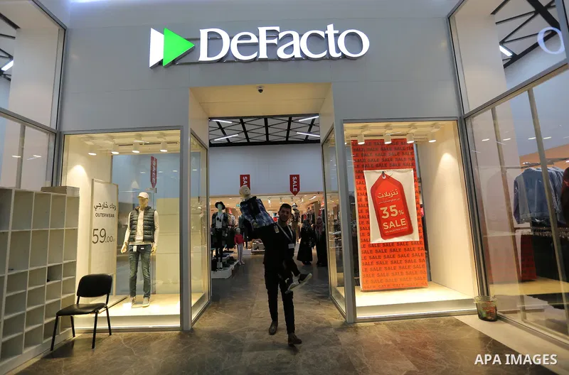 Palestinians shop in a new indoor shopping mall in the Gaza Strip, on February 23, 2017. In a welcome sign of normalcy, the first-of-its-kind indoor shopping mall -- complete with an international retail chain, three-sto...