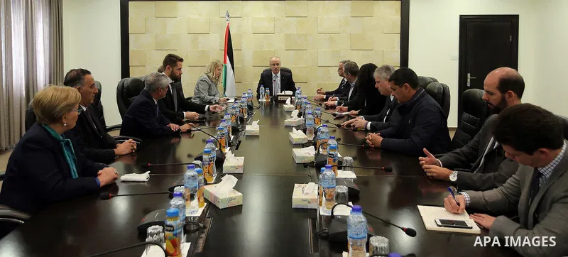 Palestinian Prime Minister, Rami Hamdallah, meets with Brazilian ambassador of Palestine, Francisco Mauro Åland Brasil, in the West Bank city of Ramallah, on February 23, 2017. Photo by Prime Minister Office
