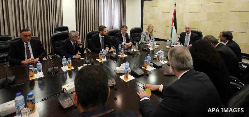 Palestinian Prime Minister, Rami Hamdallah, meets with Brazilian ambassador of Palestine, Francisco Mauro Åland Brasil, in the West Bank city of Ramallah, on February 23, 2017. Photo by Prime Minister Office