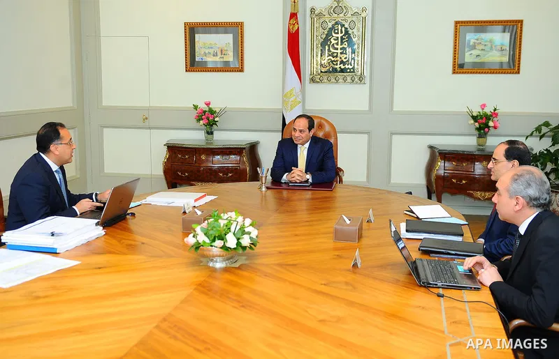 Egyptian President Abdel Fattah al-Sisi meets with Mustafa Madbouli, Housing Minister in Cairo, Egypt on February 27, 2017. Photo by Egyptian President Office