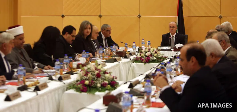 Palestinian Prime Minister Rami Hamdallah chaired a meeting of the Palestinian cabinet in Ramallah in the West Bank on November 28, 2017. Photo by Prime Minister Office