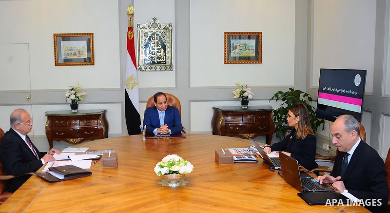 Egyptian President Abdelfattah Al-Sisi, meets with Prime Minister Ismail Sharif, in Cairo, Egypt, Tuesday, March 7, 2017. Photo by Egyptian President Office