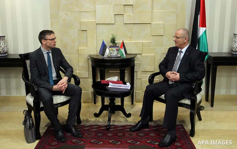 Palestinian Prime Minister Rami Hamdallah, meet with Estonian Foreign Minister Sevn Mixer, in West Bank city of Ramallah, on March 9, 2017. Photo by Prime Minister Office