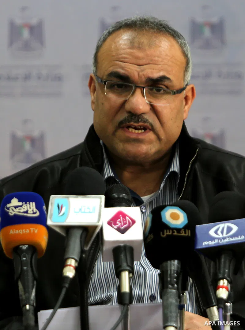 Palestinian undersecretary of the Ministry of Public Works and Housing in Gaza strip, Naji Sarhan speaks during a press conference in Gaza City, on March 12, 2017. Photo by Ashraf Amra