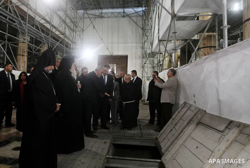 Chairman of the Tripartite Bosnian Presidency Mladen Ivanic visits the Church of the Nativity in the West Bank city of Bethlehem, March 15, 2017. Photo by Wisam Hashlamoun