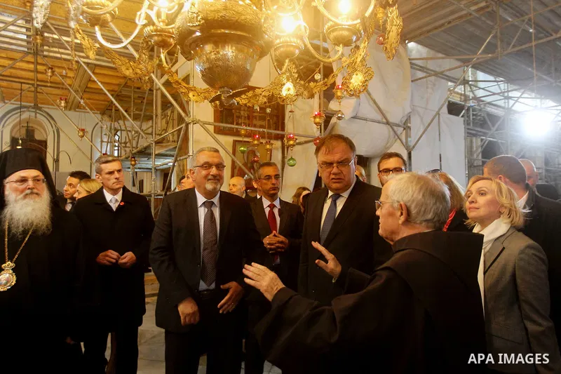 Chairman of the Tripartite Bosnian Presidency Mladen Ivanic visits the Church of the Nativity in the West Bank city of Bethlehem, March 15, 2017. Photo by Wisam Hashlamoun