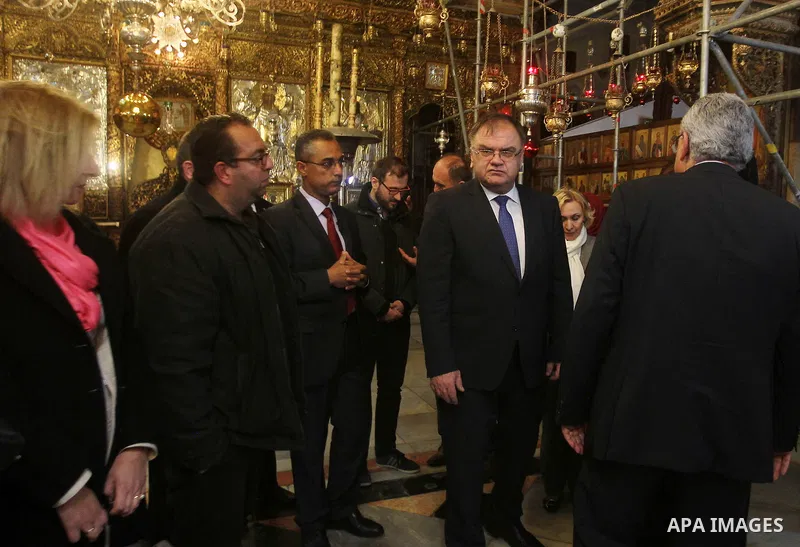 Chairman of the Tripartite Bosnian Presidency Mladen Ivanic visits the Church of the Nativity in the West Bank city of Bethlehem, March 15, 2017. Photo by Wisam Hashlamoun