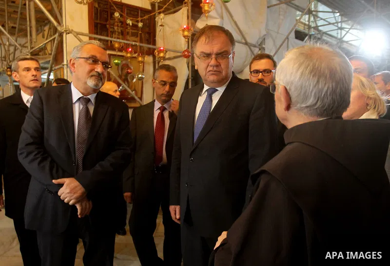 Chairman of the Tripartite Bosnian Presidency Mladen Ivanic visits the Church of the Nativity in the West Bank city of Bethlehem, March 15, 2017. Photo by Wisam Hashlamoun