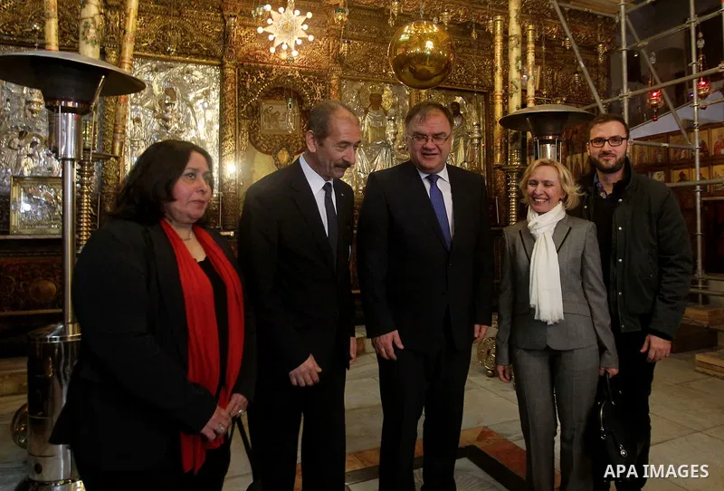 Chairman of the Tripartite Bosnian Presidency Mladen Ivanic visits the Church of the Nativity in the West Bank city of Bethlehem, March 15, 2017. Photo by Wisam Hashlamoun