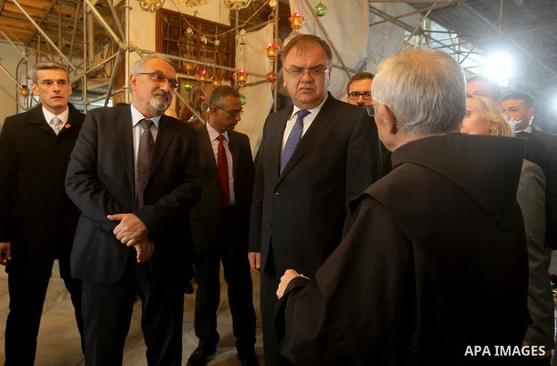 Chairman of the Tripartite Bosnian Presidency Mladen Ivanic visits the Church of the Nativity in the West Bank city of Bethlehem, March 15, 2017. Photo by Wisam Hashlamoun