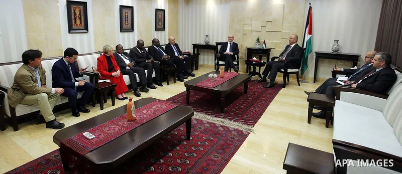 Palestinian Prime Minister Rami Hamdallah meets with delegation of UNESCO ambassadors in the West Bank city on Ramallah on March 21, 2017. Photo by Prime Minister Office