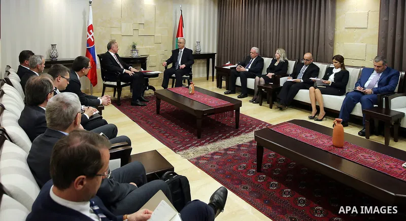 Palestinian Prime Minister Rami Hamdallah meets with Andrej Kiska, President of the Slovak Republic, in the West Bank city of Ramallah, on March 28, 2017. Photo by Prime Minister Office