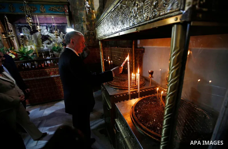 Slovakia's President Andrej Kiska visits the Church of the Nativity in the West Bank city of Bethlehem, March 28, 2017. Photo by Wisam Hashlamoun