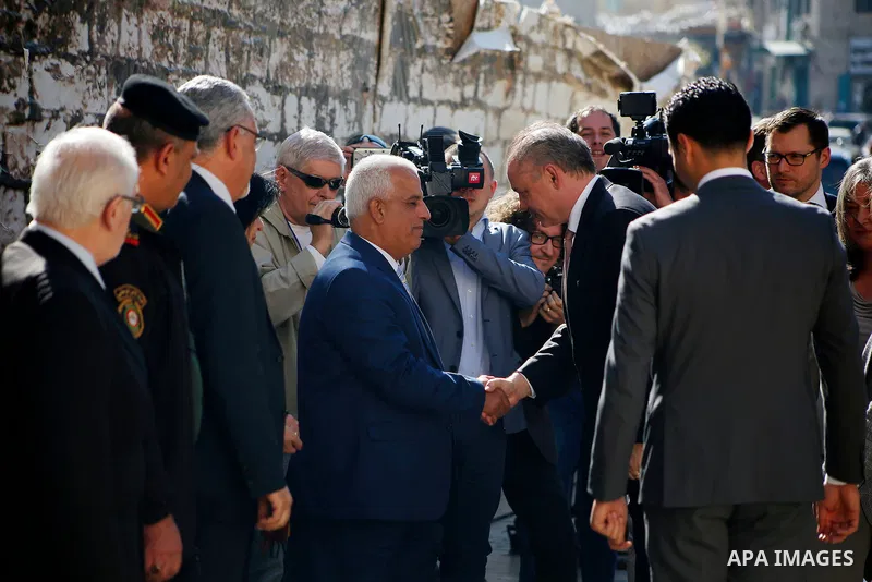Slovakia's President Andrej Kiska visits the Church of the Nativity in the West Bank city of Bethlehem, March 28, 2017. Photo by Wisam Hashlamoun