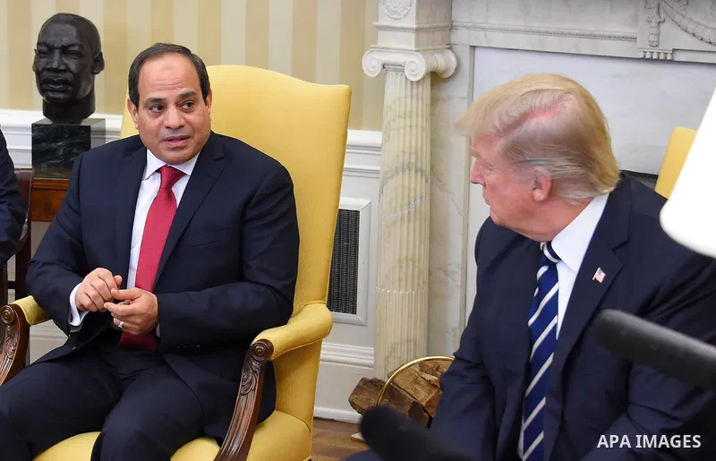 U.S. President Donald Trump meets Egyptian President Abdel Fattah el-Sisi (L) at the White House in Washington, United States on April 3, 2017. Photo by Egyptian President Office