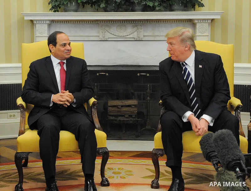 U.S. President Donald Trump meets Egyptian President Abdel Fattah el-Sisi (L) at the White House in Washington, United States on April 3, 2017. Photo by Egyptian President Office