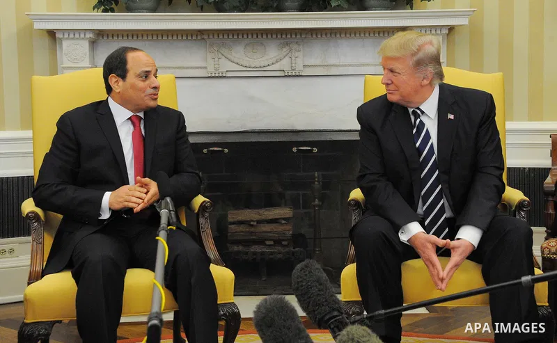 U.S. President Donald Trump meets Egyptian President Abdel Fattah el-Sisi (L) at the White House in Washington, United States on April 3, 2017. Photo by Egyptian President Office
