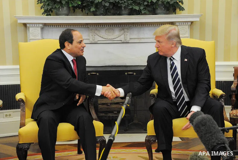 U.S. President Donald Trump meets Egyptian President Abdel Fattah el-Sisi (L) at the White House in Washington, United States on April 3, 2017. Photo by Egyptian President Office