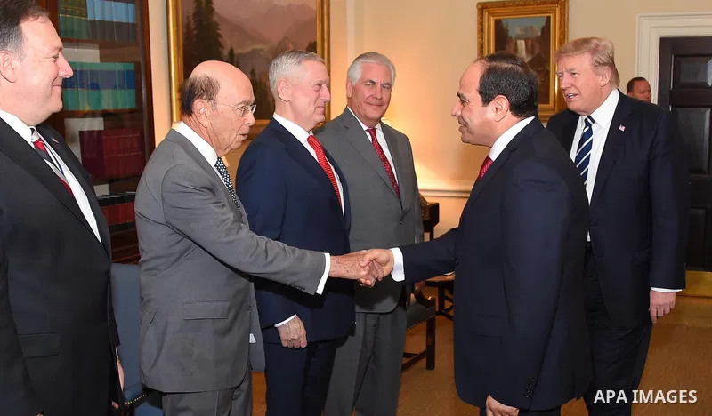 U.S. President Donald Trump meets Egyptian President Abdel Fattah el-Sisi (L) at the White House in Washington, United States on April 3, 2017. Photo by Egyptian President Office