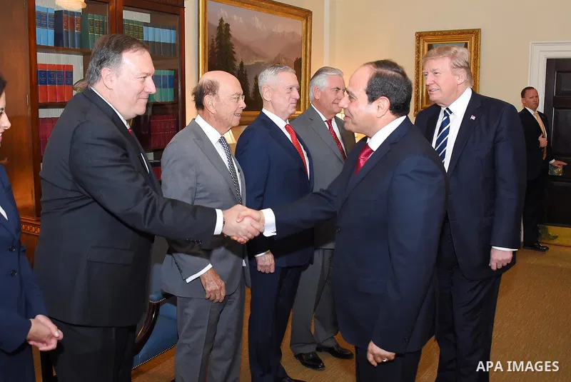 U.S. President Donald Trump meets Egyptian President Abdel Fattah el-Sisi (L) at the White House in Washington, United States on April 3, 2017. Photo by Egyptian President Office