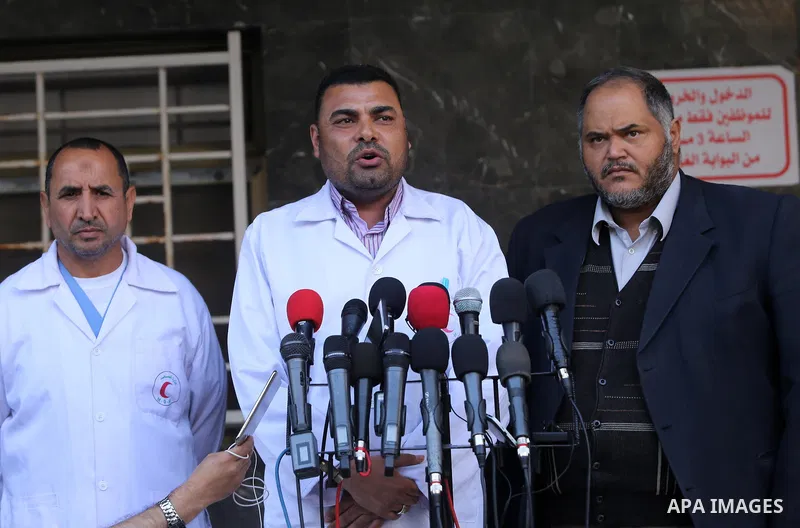 Spokesman for the Ministry of Health, Ashraf Al-Qedra, speaks during a press conference in Gaza City on April 16, 2017. Photo by Ashraf Amra